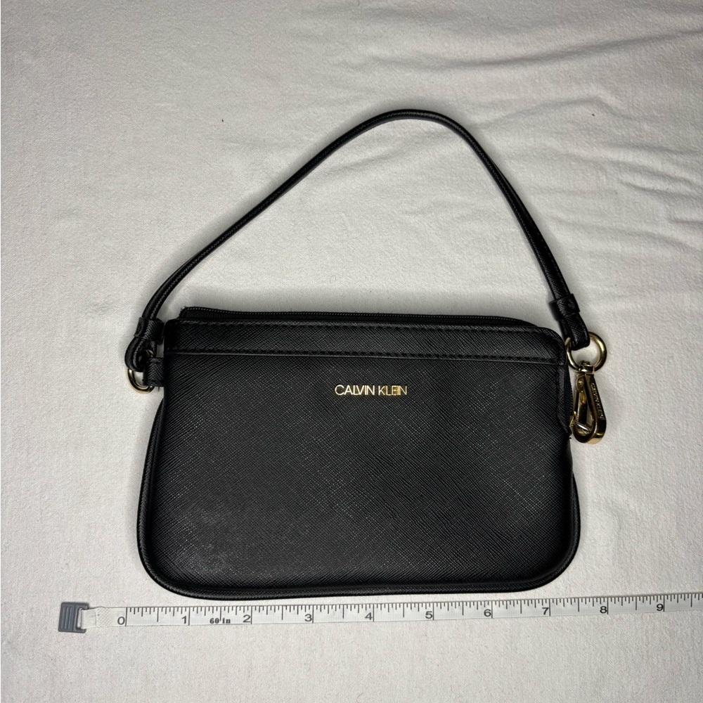 Calvin Klein Women's Black‎ Wristlet/Wallet Purse Handbag Classic Minimalist